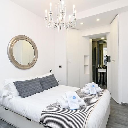 The Essential Trastevere Design Studio Roma Esterno foto