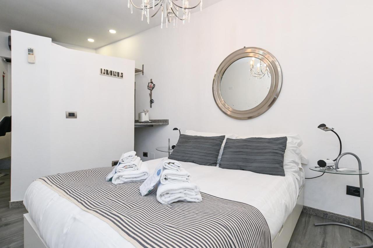 The Essential Trastevere Design Studio Roma Esterno foto
