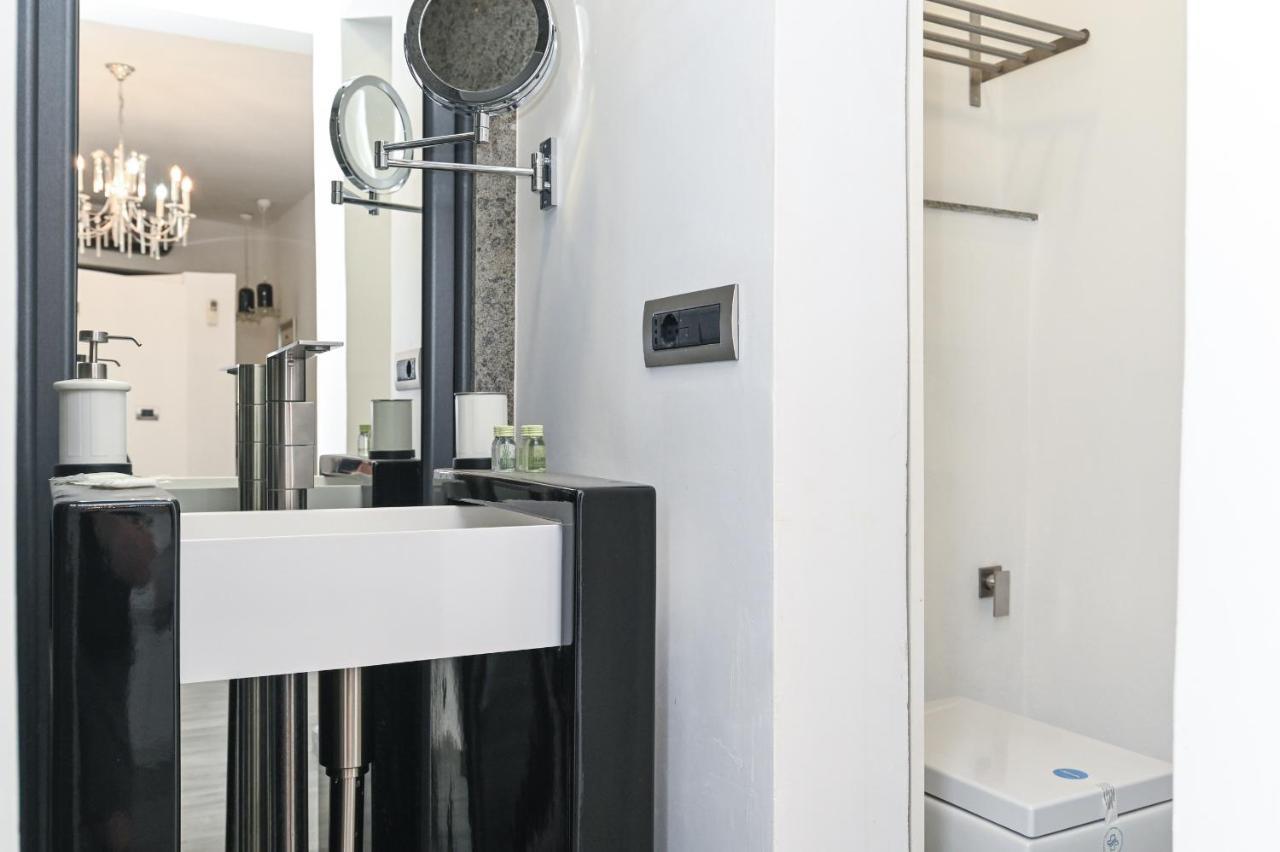 The Essential Trastevere Design Studio Roma Esterno foto