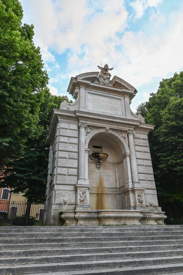 The Essential Trastevere Design Studio Roma Esterno foto