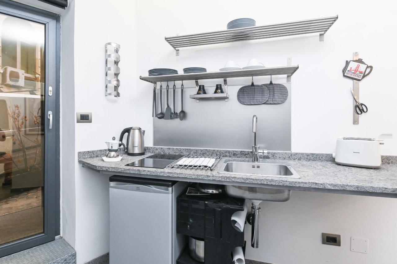 The Essential Trastevere Design Studio Roma Esterno foto