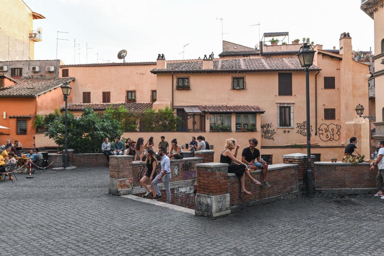 The Essential Trastevere Design Studio Roma Esterno foto