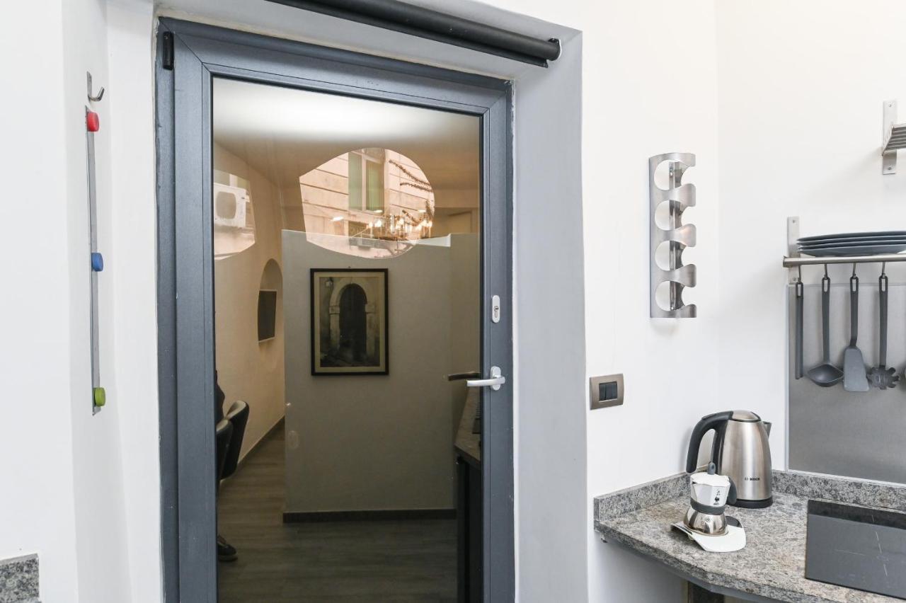 The Essential Trastevere Design Studio Roma Esterno foto